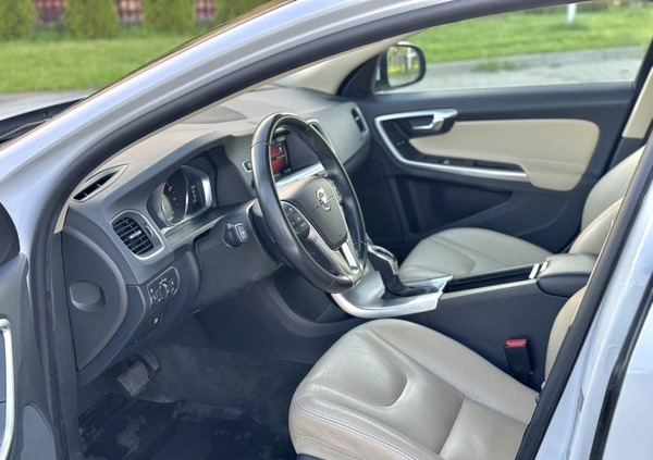 Volvo S60 cena 62000 przebieg: 177235, rok produkcji 2017 z Syców małe 407